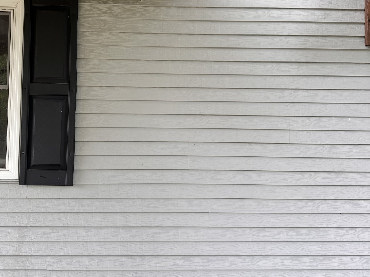 Soft washing vinyl and stucco siding